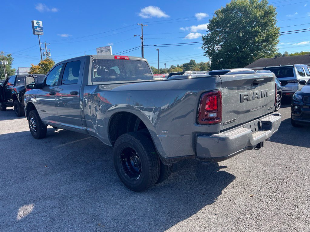 New 2027 RAM 3500 Big Horn AWD/4WD image 4