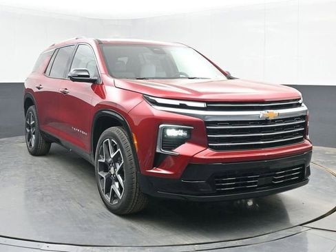 New 2026 Chevrolet Traverse High Country w/ LPO, Floor Liner Package FWD image 2