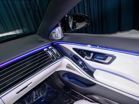 New 2025 Mercedes-Benz Maybach S 680 4MATIC image 32