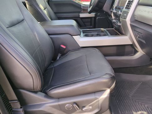 Used 2017 Ford F250 Lariat w/ Lariat Ultimate Package image 23