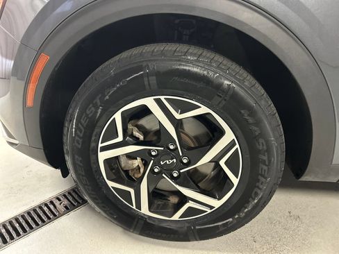 Used 2024 Kia Sportage LX AWD/4WD image 9