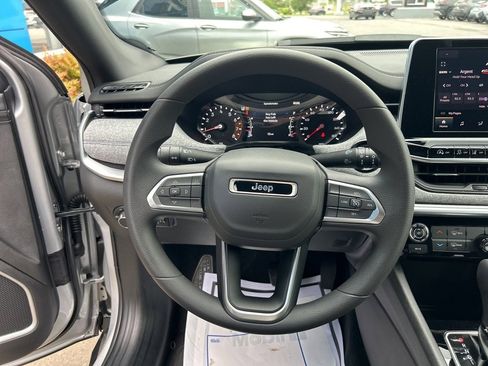 New 2025 Jeep Compass Sport image 21