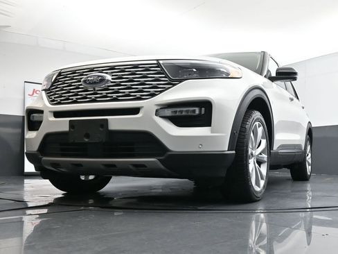 Used 2022 Ford Explorer Platinum w/ Equipment Group 601A image 34