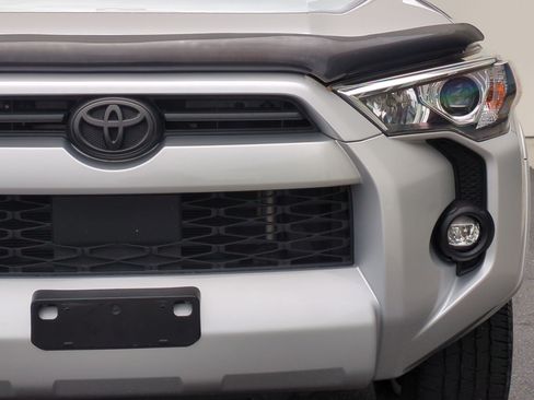 Used 2021 Toyota 4Runner SR5 Premium w/ Moonroof Package AWD/4WD image 5