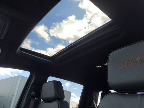 Used 2025 Chevrolet Silverado 1500 High Country w/ High Country Premium Package image 6