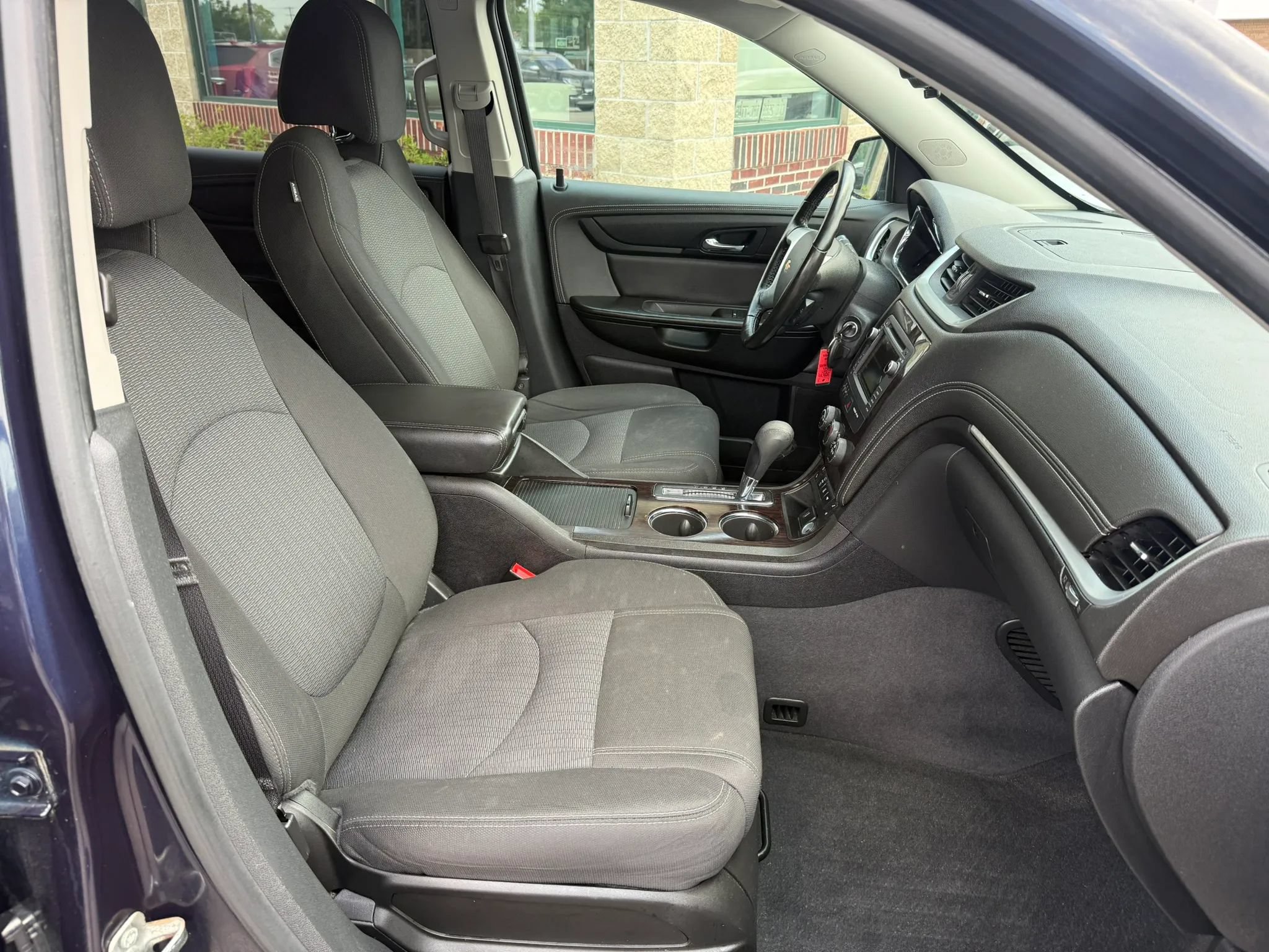 Used 2017 Chevrolet Traverse LT w/ Style and Technology Package AWD/4WD image 30