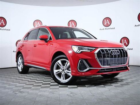 Used 2022 Audi Q3 2.0T Premium Plus w/ Premium Plus Package image 1