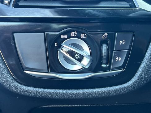 Used 2023 BMW 530e image 33