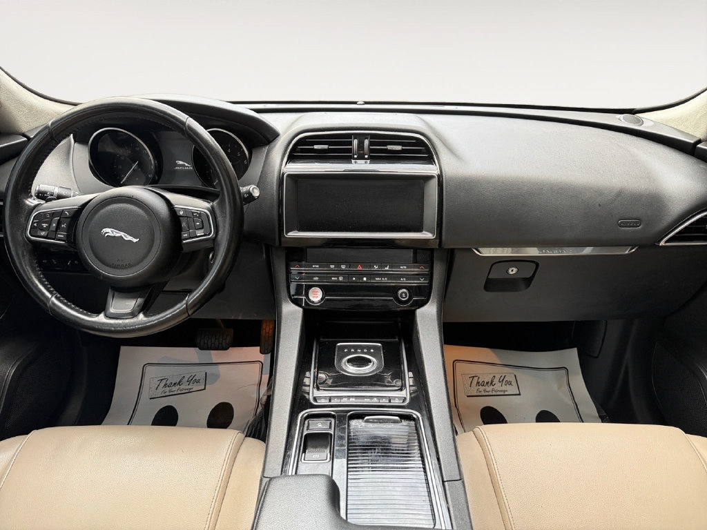 Used 2020 Jaguar F-PACE Premium AWD/4WD image 17