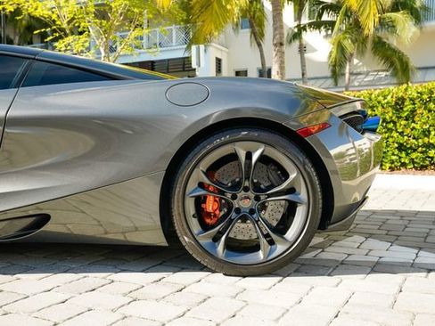 Used 2018 McLaren 720S Performance image 16