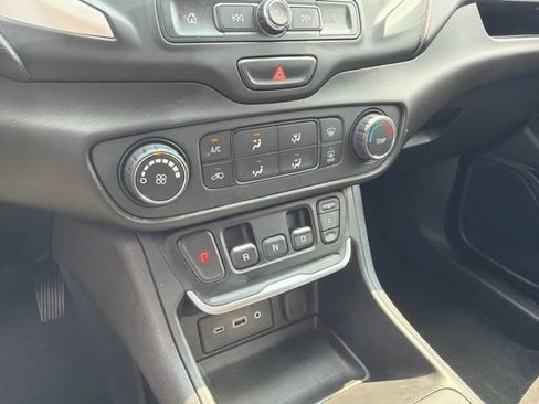 Used 2019 GMC Terrain SLE FWD image 16