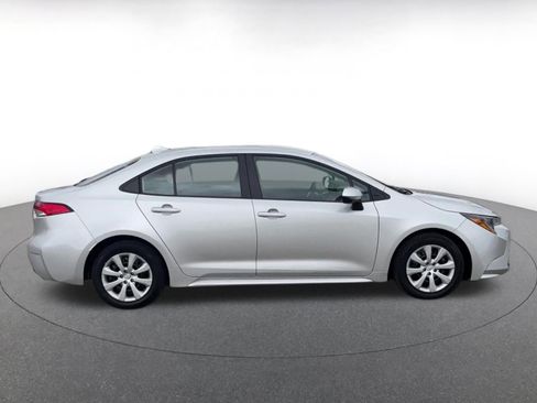 Used 2025 Toyota Corolla LE FWD image 16