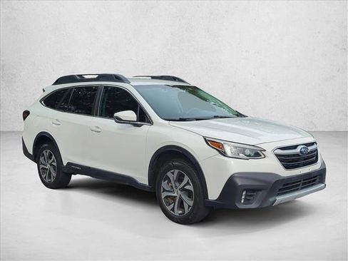 Used 2022 Subaru Outback Limited image 3