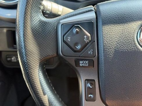 Used 2017 Toyota Tacoma TRD Off-Road w/ Tow Package (A/T) AWD/4WD image 16
