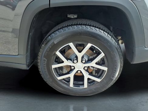 Used 2024 Jeep Grand Cherokee Limited AWD/4WD image 13