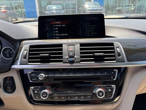 Used 2017 BMW 330i Sedan RWD image 11
