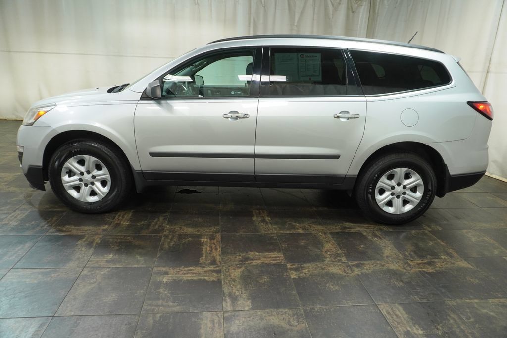 Used 2017 Chevrolet Traverse LS AWD/4WD image 9