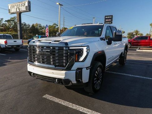 Used 2024 GMC Sierra 2500 Denali Ultimate image 3