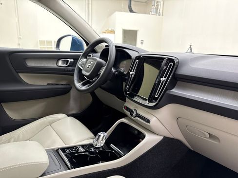 Used 2023 Volvo XC40 B5 Plus w/ Driver Assist Package image 26