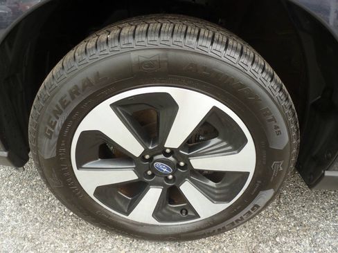 Used 2018 Subaru Forester 2.5i Premium w/ All-Weather Package AWD/4WD image 15