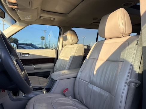 Used 2011 Ford Flex SEL w/ Rapid Spec Order Code FWD image 8