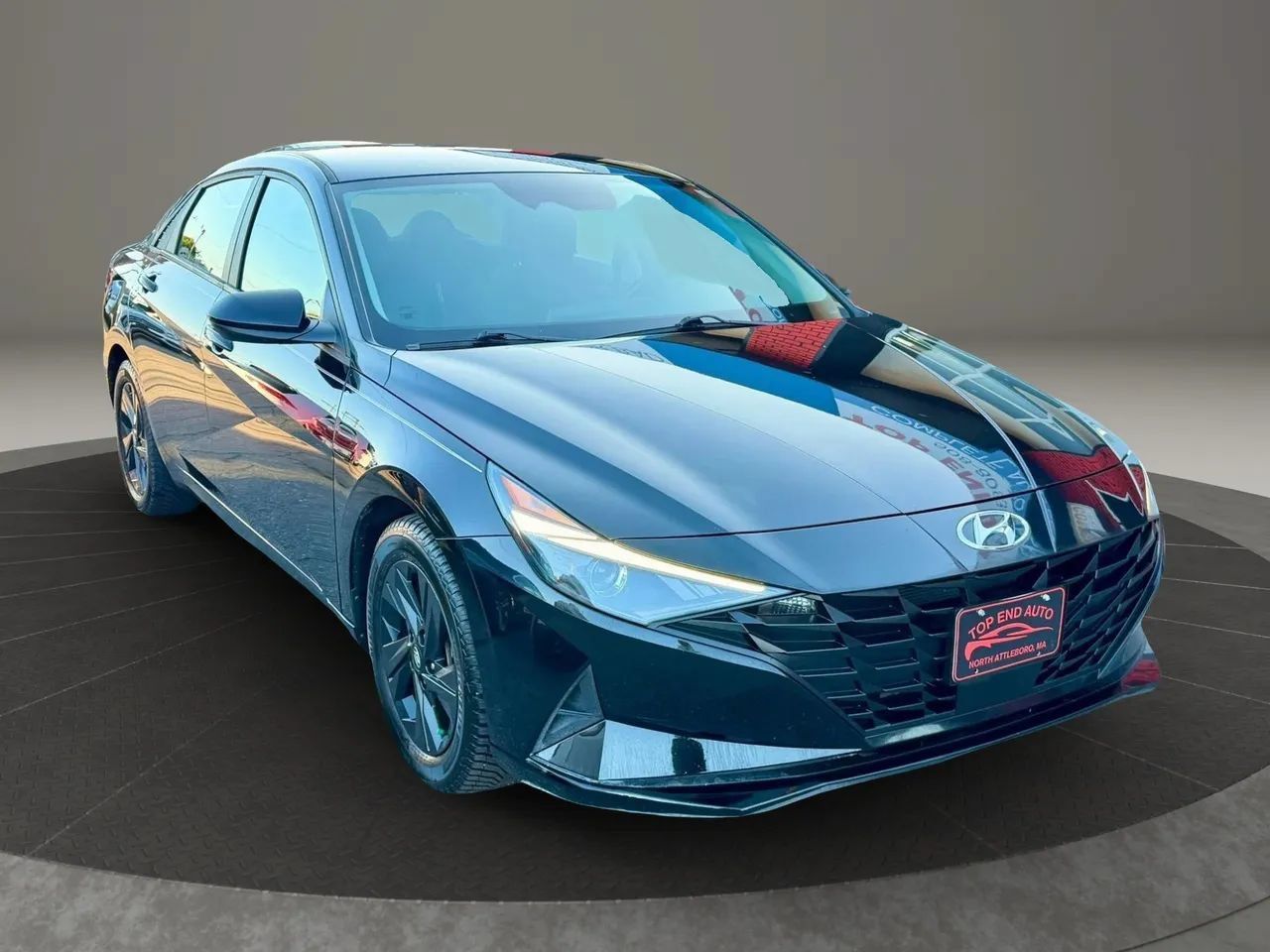 Used 2021 Hyundai Elantra SEL w/ Convenience Package FWD image 3