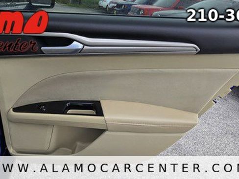 Used 2016 Ford Fusion SE FWD image 23