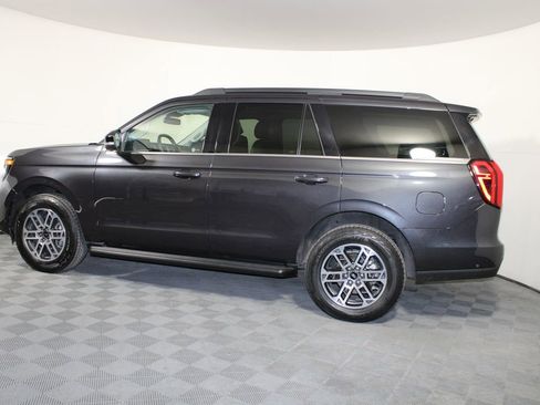 Certified 2025 Ford Expedition Active image 5