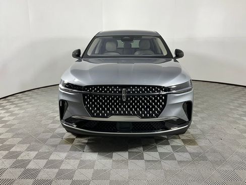 Used 2025 Lincoln Nautilus Premier AWD/4WD image 8