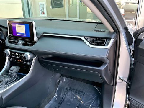 Used 2024 Toyota RAV4 XLE w/ Convenience Package image 19