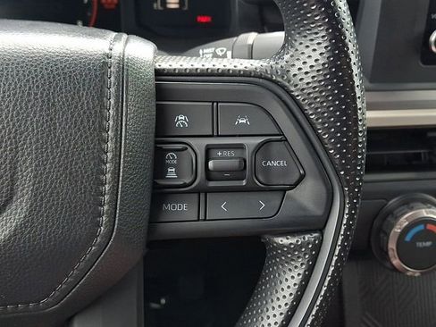 Certified 2025 Toyota Tacoma SR5 AWD/4WD image 21