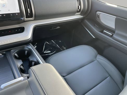 New 2026 Ford Expedition Active RWD image 19