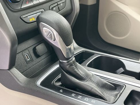 Used 2018 Ford Escape SE image 19