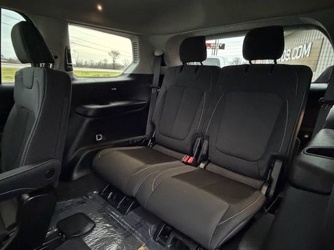 Used 2022 Jeep Grand Cherokee L Laredo w/ Luxury Tech Group I image 28