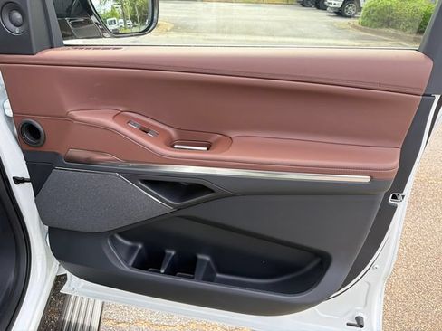 New 2027 Lincoln Navigator Reserve AWD/4WD image 16