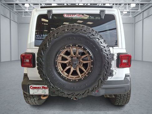 Used 2022 Jeep Wrangler Unlimited Rubicon w/ Xtreme Recon 35" Tire Package image 4