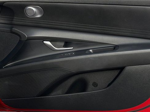 Certified 2023 Hyundai Elantra SE image 27