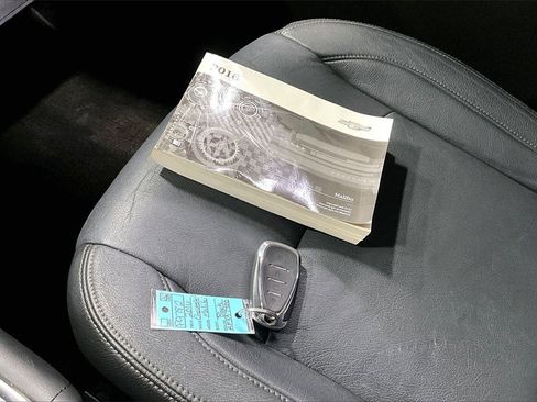 Used 2016 Chevrolet Malibu Hybrid image 32