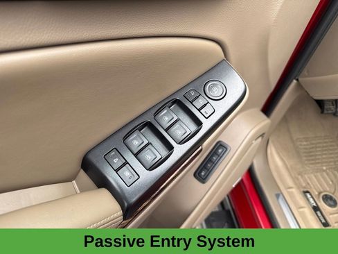 Used 2015 GMC Yukon SLT w/ Open Road Package image 13