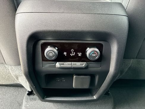 New 2026 GMC Acadia Elevation image 21