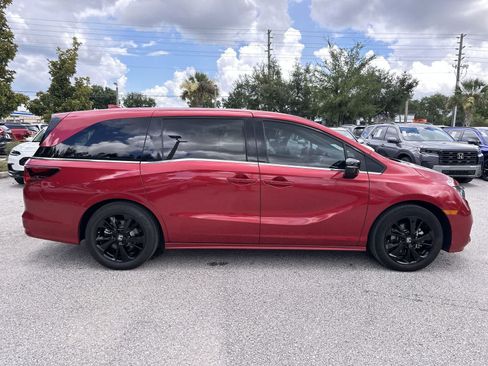 Used 2024 Honda Odyssey Sport image 7