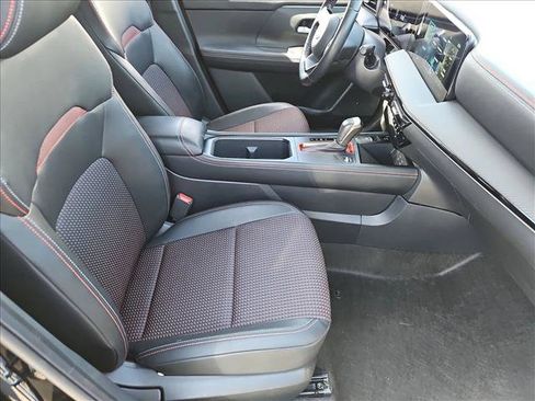Used 2025 Nissan Kicks SR FWD image 26