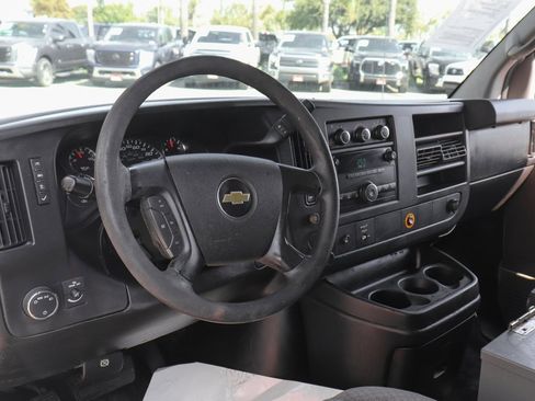 Used 2014 Chevrolet Express 2500 image 22