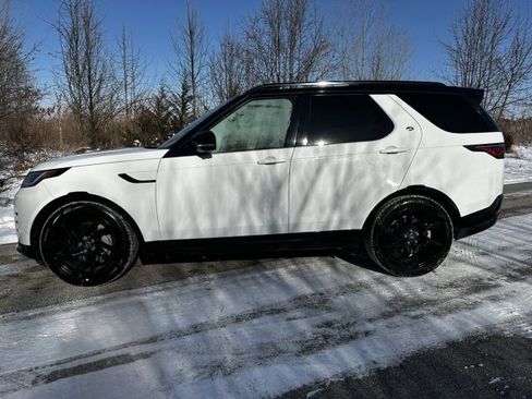 Used 2023 Land Rover Discovery S R-Dynamic image 8