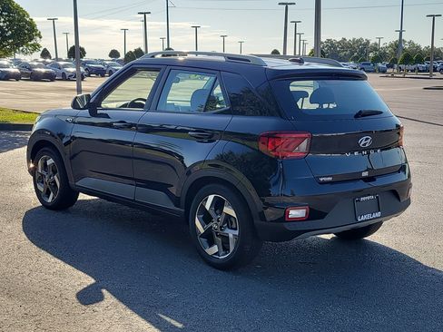 Used 2025 Hyundai Venue SEL FWD image 5