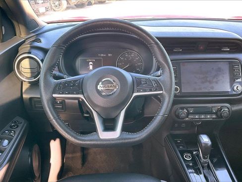 Used 2021 Nissan Kicks SR w/ SR Premium Package image 8