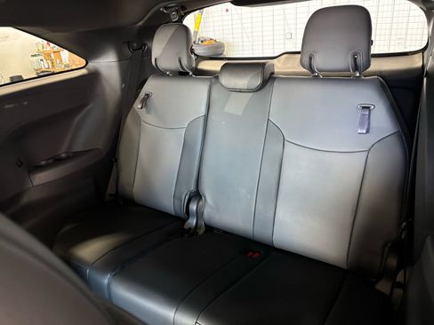 Used 2021 Toyota Sienna XSE image 31