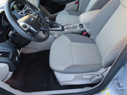 Used 2014 Ford Focus SE image 7