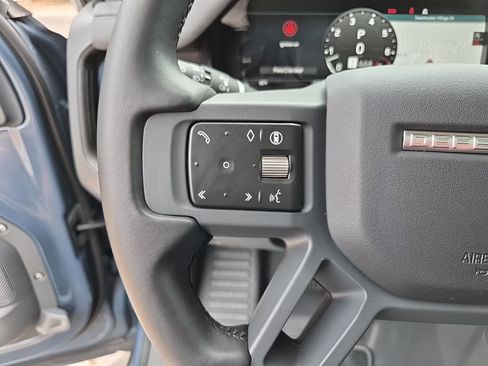 Used 2024 Land Rover Defender 110 X-Dynamic SE image 32