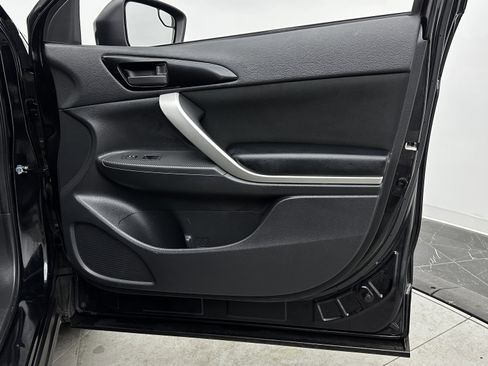 Used 2023 Mitsubishi Eclipse Cross ES image 29